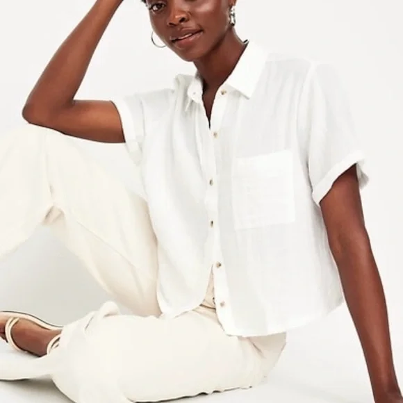 Old Navy
Crinkle Gauze Loose Button-Down Shirt
XL | White Lilies - Picture 1 of 6